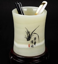 天然玉石笔筒 - 配实木底座 背面可以刻字